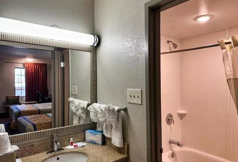 호텔 Days Inn By Wyndham Westend Alexandria,va Washington Dc Area