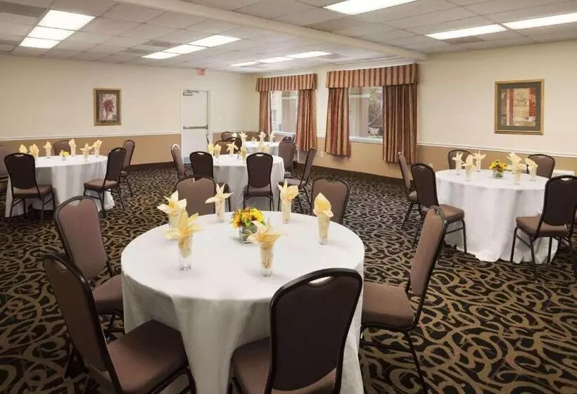 호텔 Days Inn By Wyndham Westend Alexandria,va Washington Dc Area