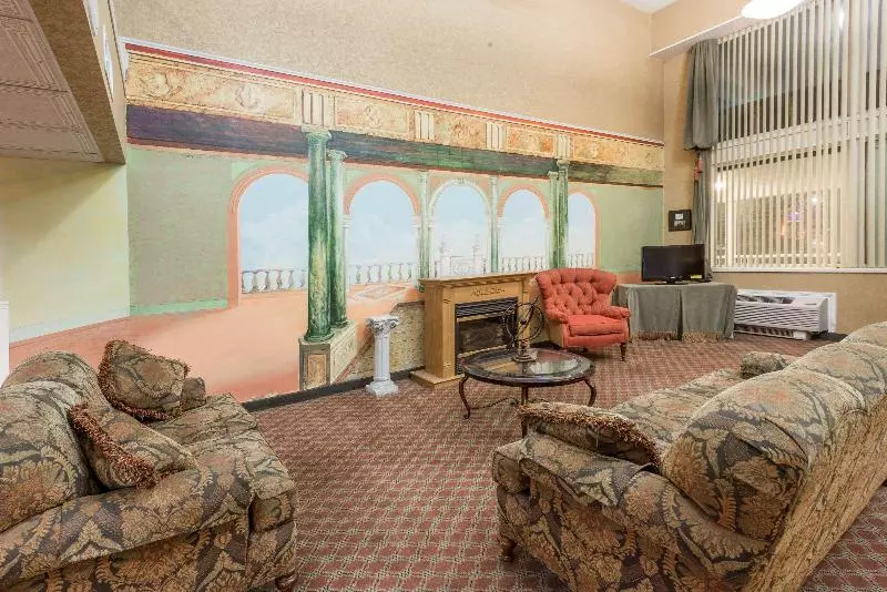 Hotelli Days Inn By Wyndham Columbus In