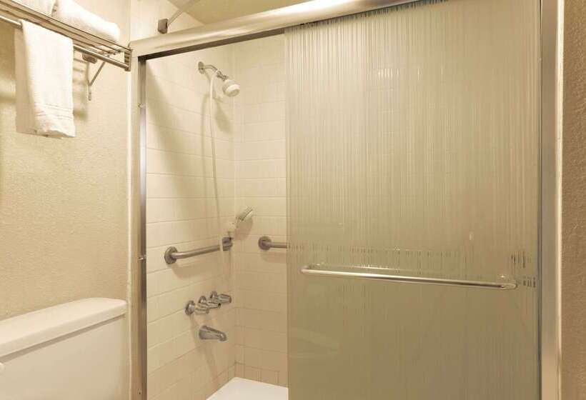 בית מלון כפרי Days Inn By Wyndham Forsyth