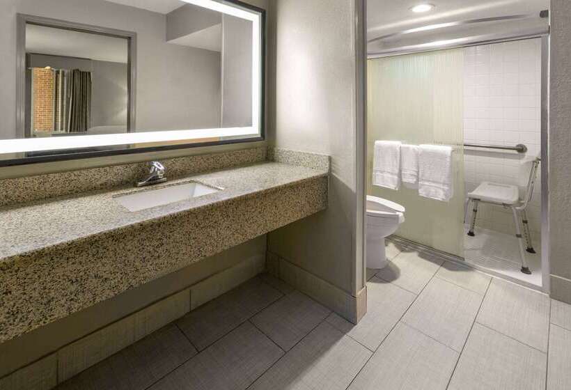 בית מלון כפרי Days Inn By Wyndham Forsyth