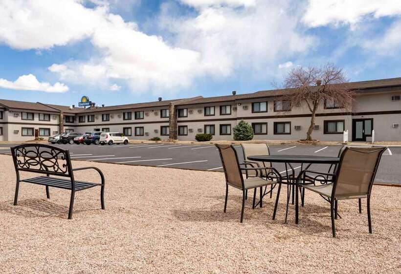هتل Days Inn By Wyndham Fort Collins