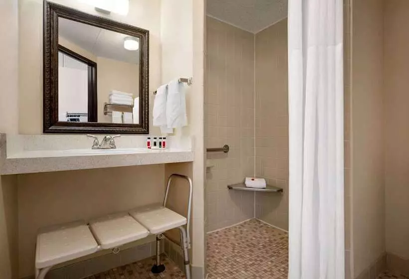 فندق Days Inn By Wyndham Fort Collins