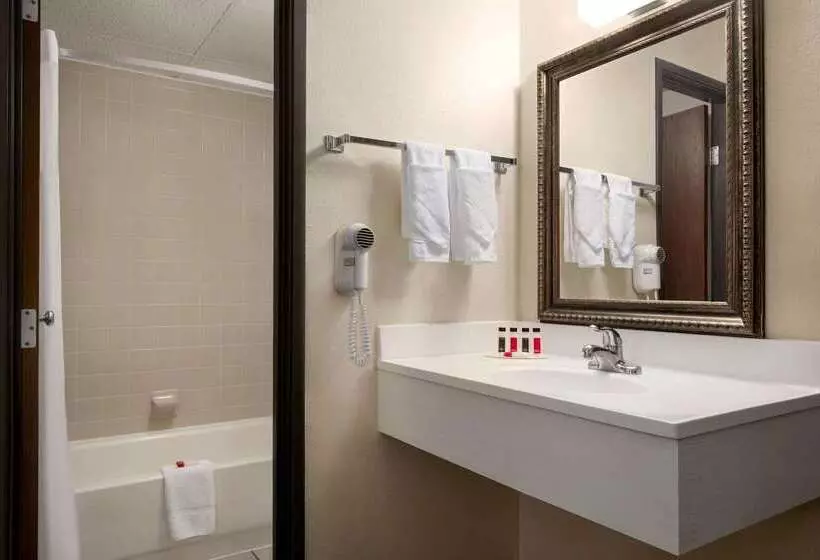 فندق Days Inn By Wyndham Fort Collins