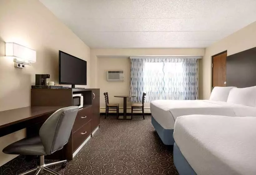 فندق Days Inn By Wyndham Fort Collins