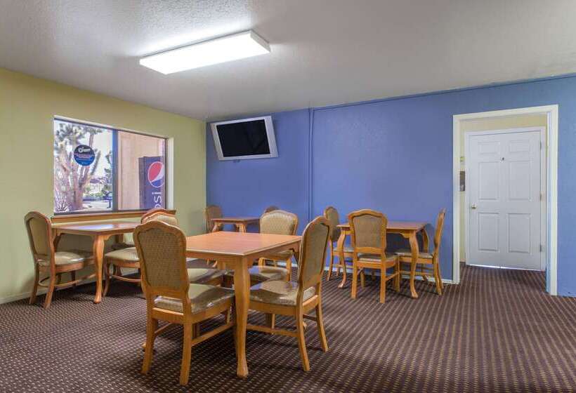 בית מלון כפרי Days Inn By Wyndham Kingman West
