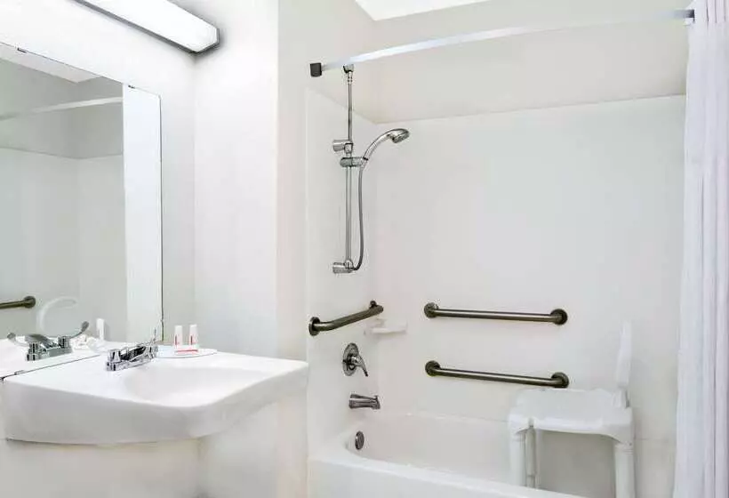 Otel Days Inn By Wyndham Kingman West