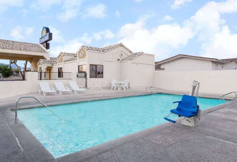 בית מלון כפרי Days Inn By Wyndham Kingman West