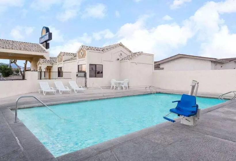 Otel Days Inn By Wyndham Kingman West