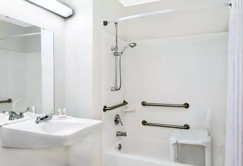 Otel Days Inn By Wyndham Kingman West