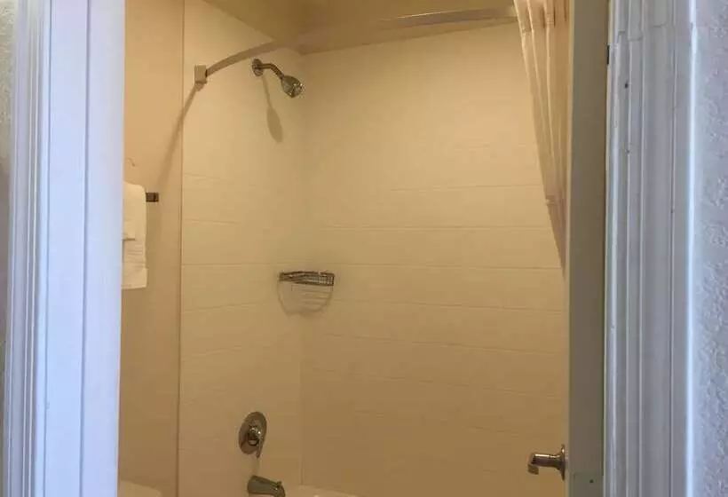 Otel Days Inn By Wyndham Kingman West