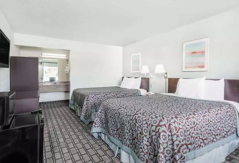 فندق Days Inn By Wyndham St Clairsville