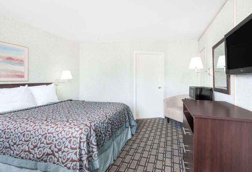 هتل Days Inn By Wyndham St Clairsville