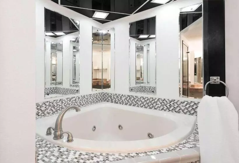 فندق Days Inn By Wyndham St Clairsville