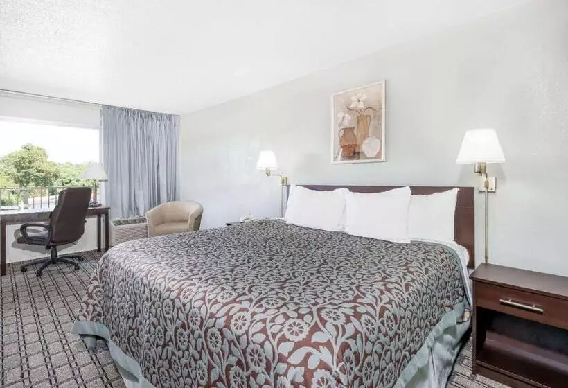 فندق Days Inn By Wyndham St Clairsville