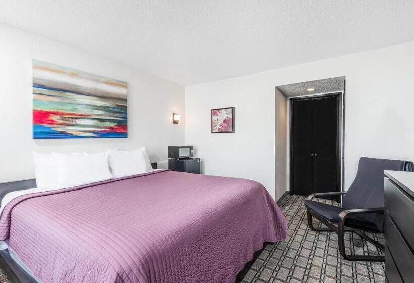 هتل Days Inn By Wyndham St Clairsville