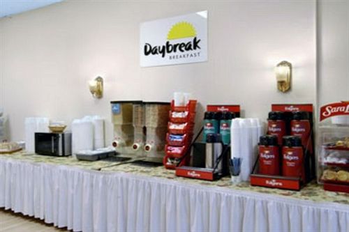 Отель Days Inn Conference Center