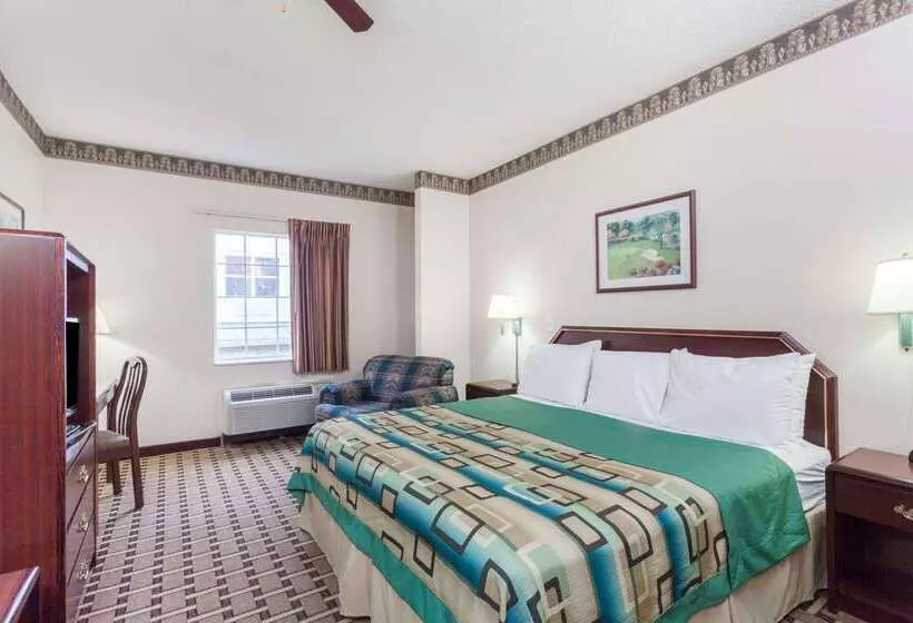 호텔 Days Inn & Suites By Wyndham Huntsville