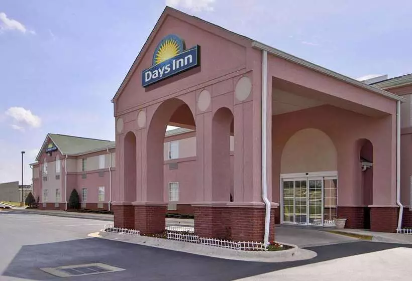 호텔 Days Inn & Suites By Wyndham Huntsville