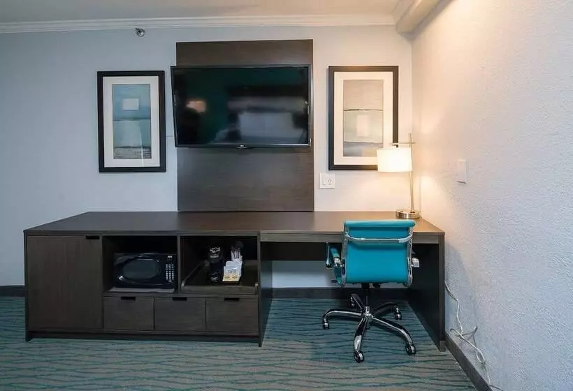 فندق Inn On Grove