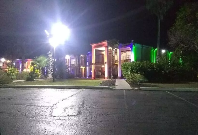 호텔 Knights Inn San Antonio Near Frost Bank Center