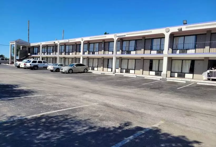 호텔 Knights Inn San Antonio Near Frost Bank Center