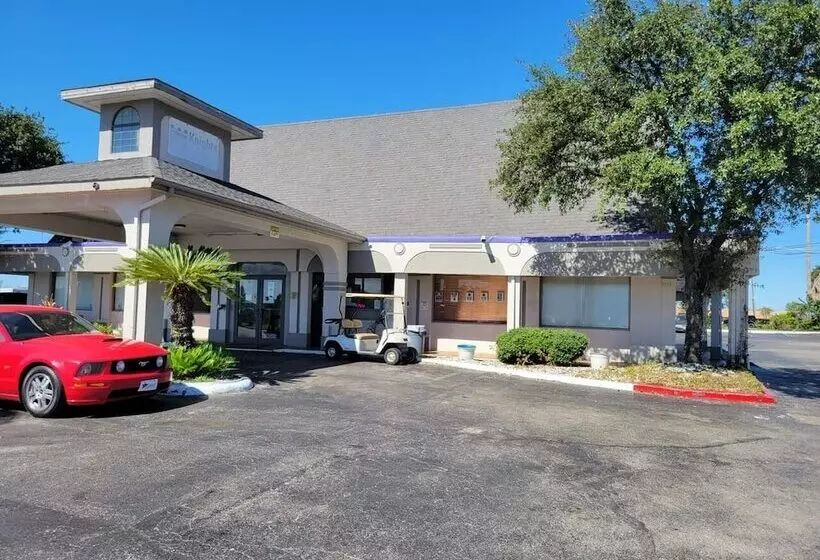 호텔 Knights Inn San Antonio Near Frost Bank Center