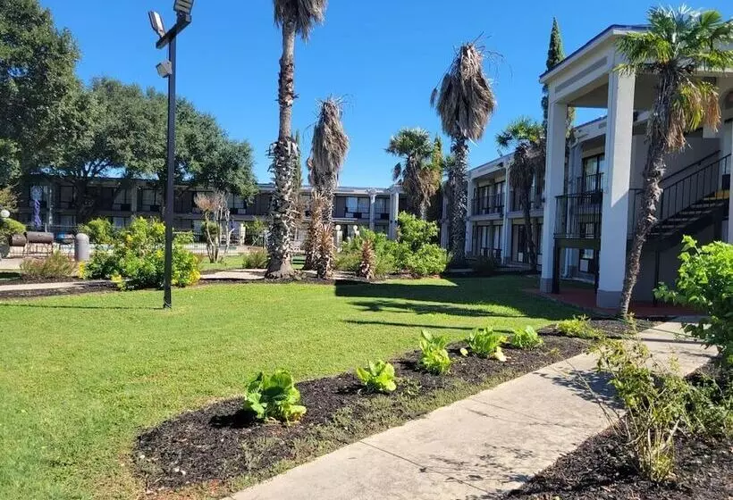 호텔 Knights Inn San Antonio Near Frost Bank Center