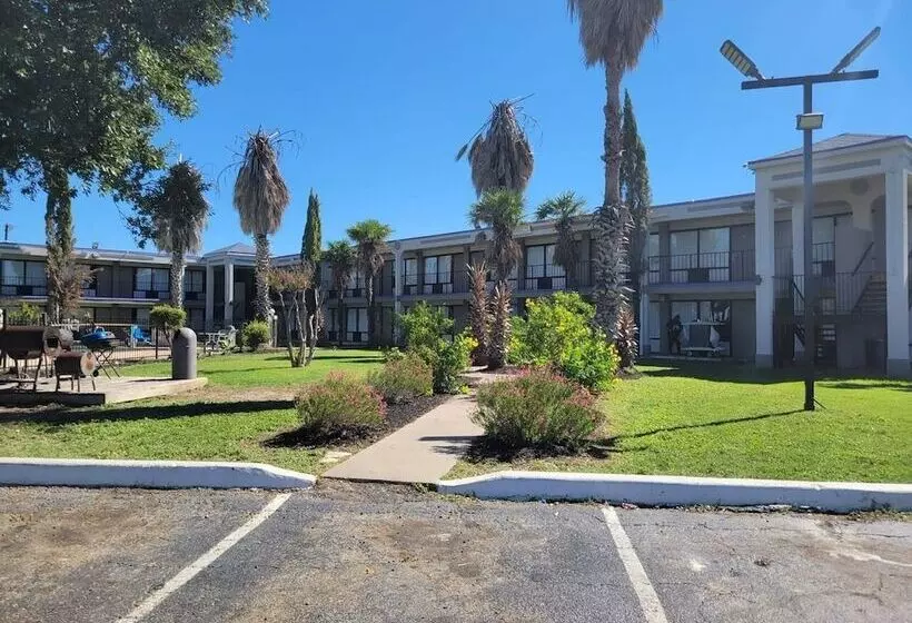 호텔 Knights Inn San Antonio Near Frost Bank Center