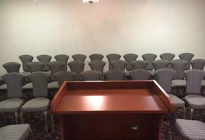 호텔 Knights Inn San Antonio Near Frost Bank Center