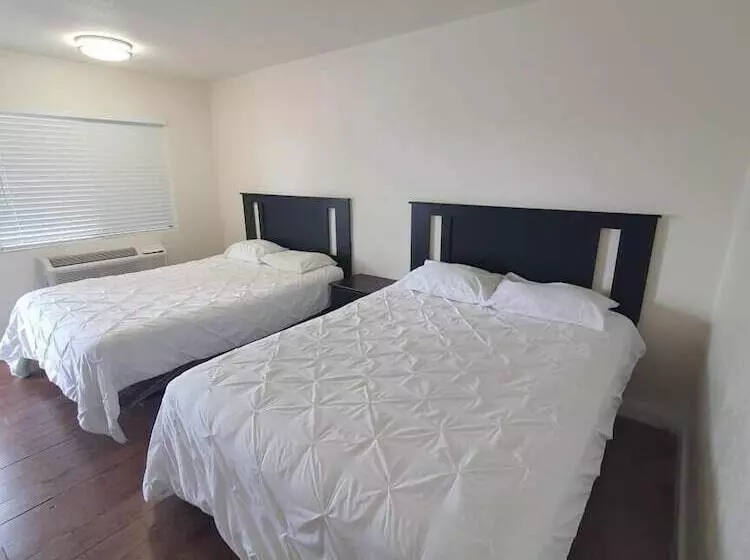 ホテル Ocotillo Apartments &
