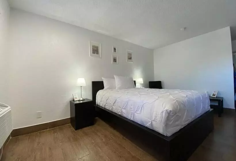 ホテル Ocotillo Apartments &
