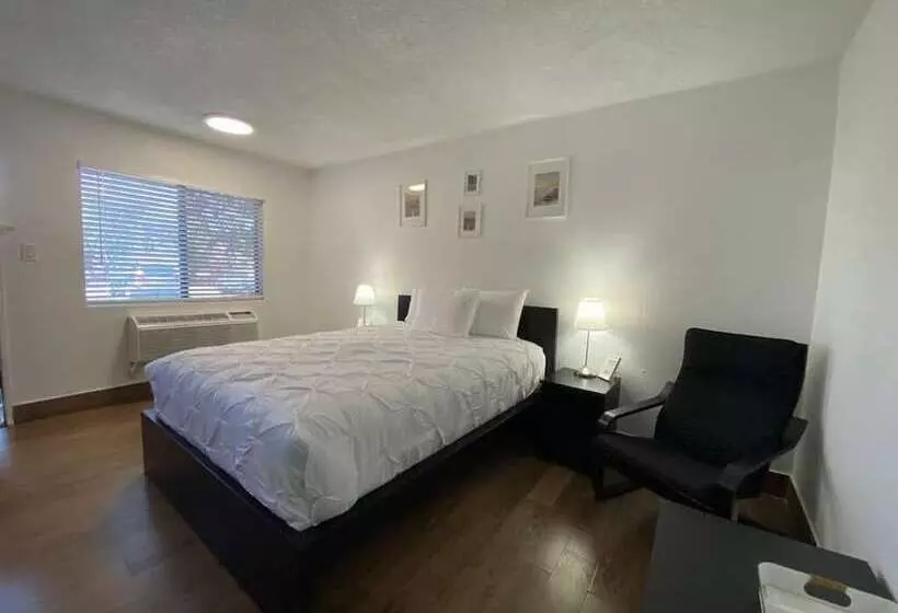 ホテル Ocotillo Apartments &