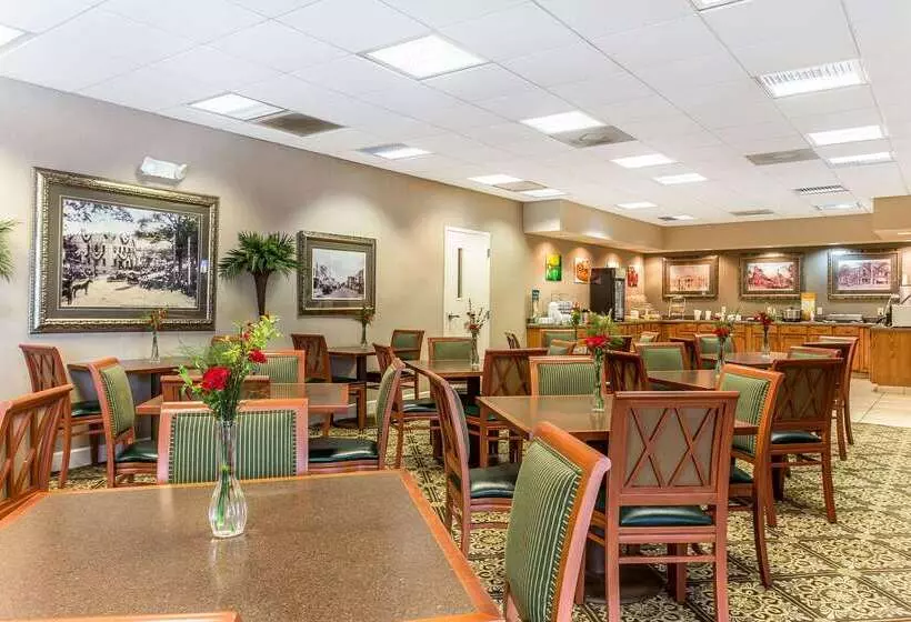 Отель Quality Inn & Suites