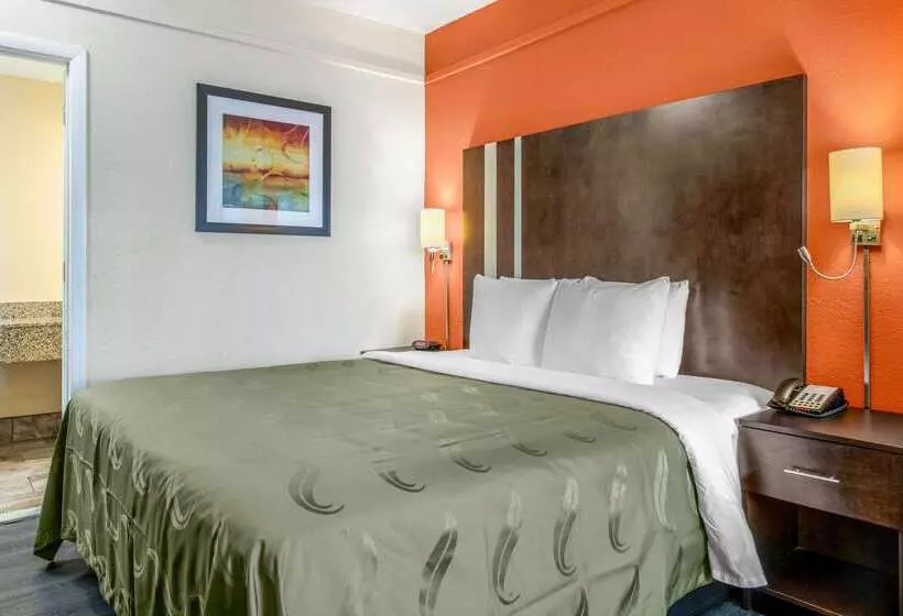 בית מלון כפרי Quality Inn & Suites Jacksonville-baymeadows