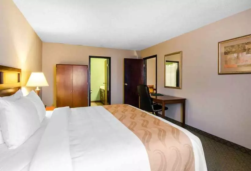 בית מלון כפרי Quality Inn