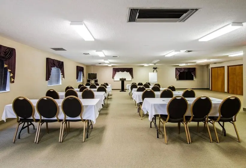 Hotelli Quality Inn Summersville - New River Area