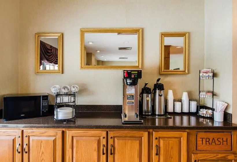Hotelli Quality Inn Summersville - New River Area