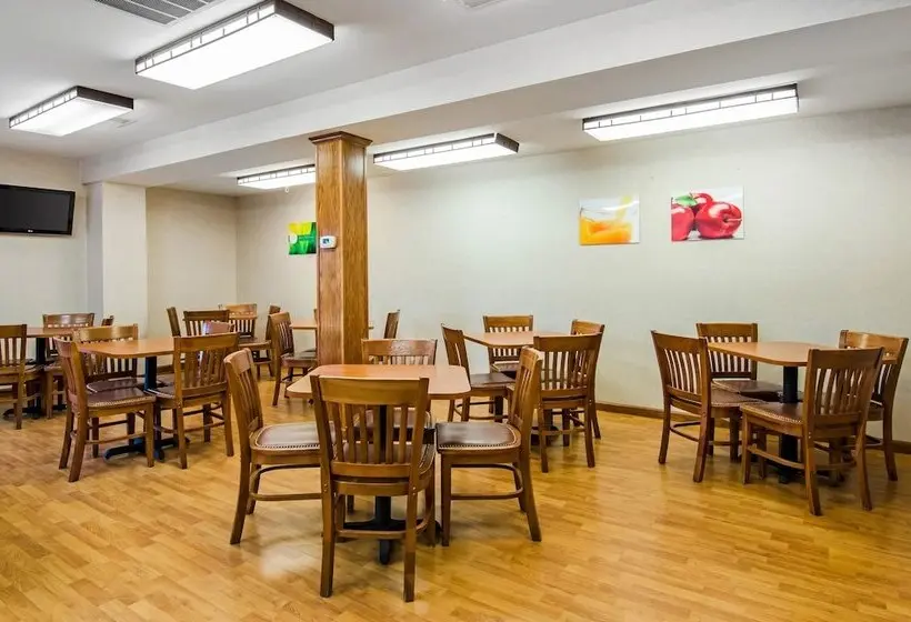 Hotelli Quality Inn Summersville - New River Area
