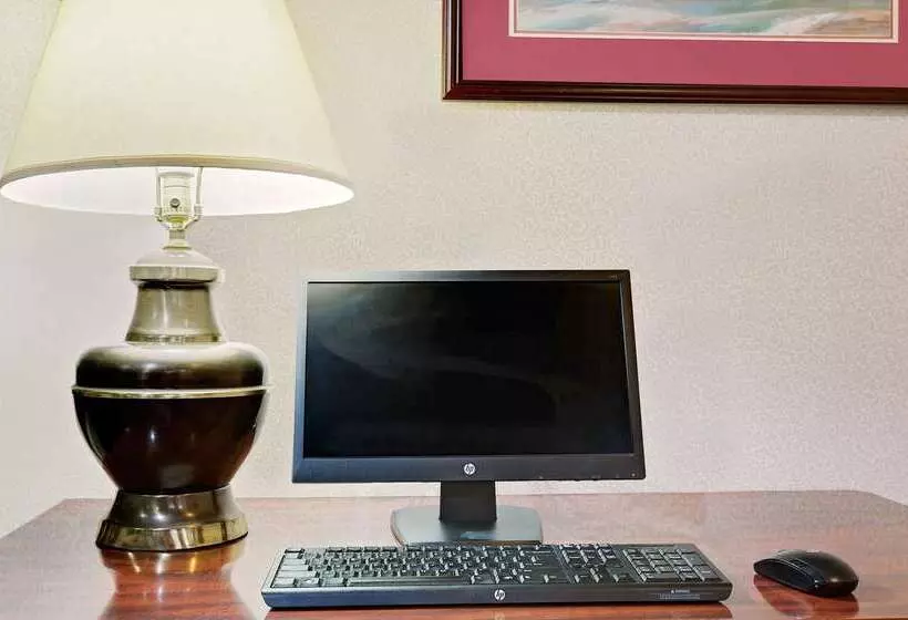 Отель Super 8 By Wyndham Hillsville