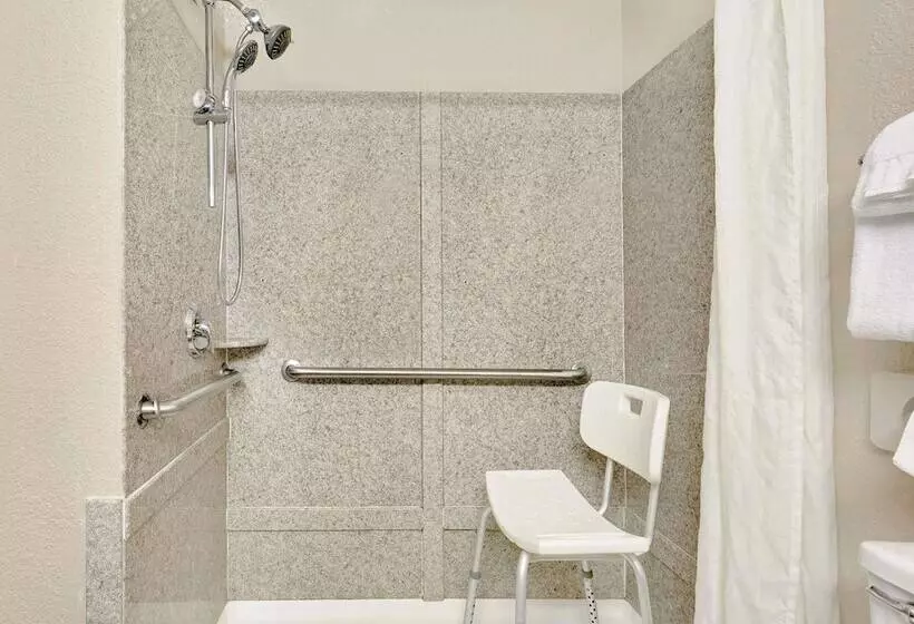 Отель Super 8 By Wyndham Hillsville