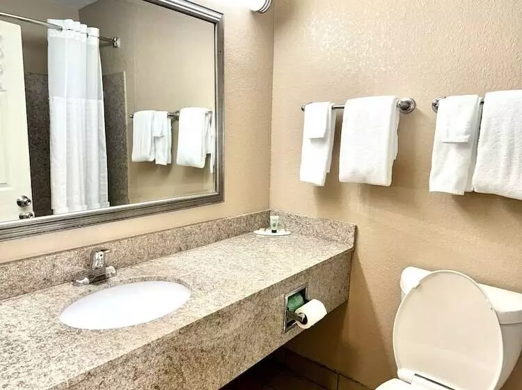 Отель Super 8 By Wyndham Hillsville