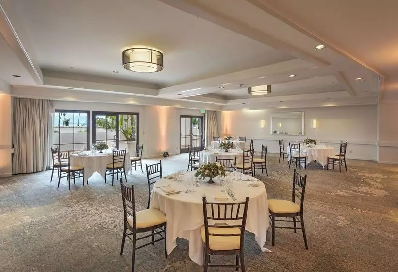 Hilton Santa Barbara Beachfront Resort