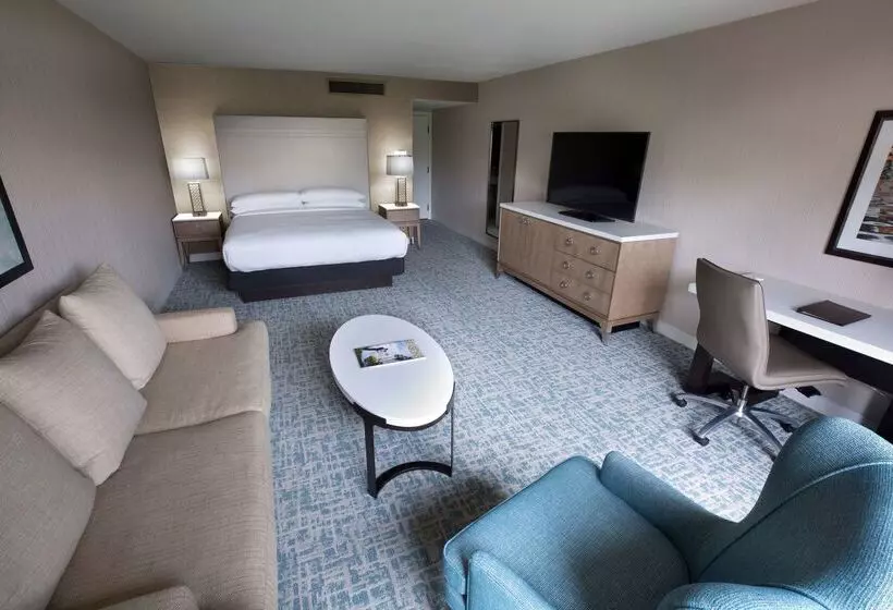 Hilton Santa Barbara Beachfront Resort