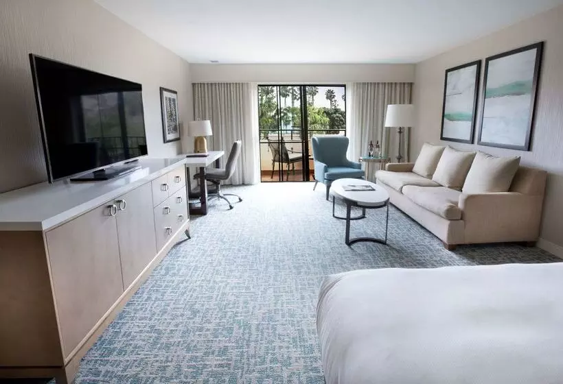 Hilton Santa Barbara Beachfront Resort