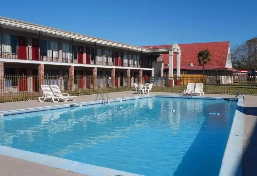 Отель Baton Rouge West Inn