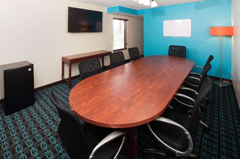 هتل Baymont By Wyndham Dayton North