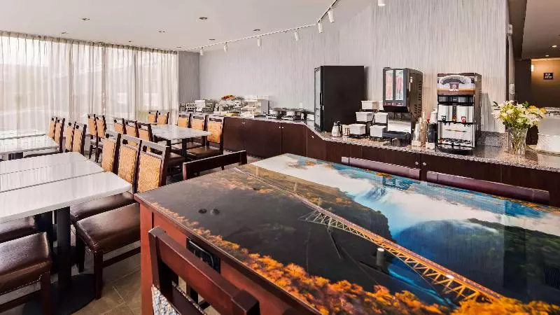 ホテル Best Western Plus Hanes Mall