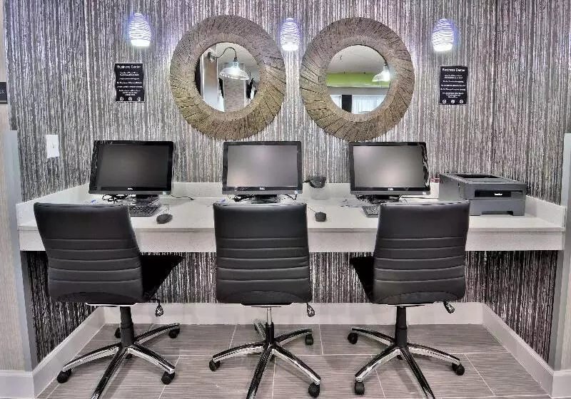 ホテル Best Western Plus Hanes Mall