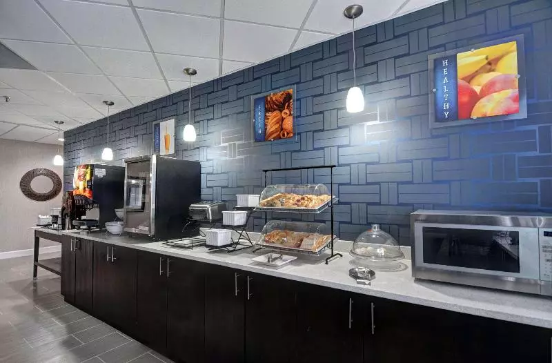 ホテル Best Western Plus Hanes Mall